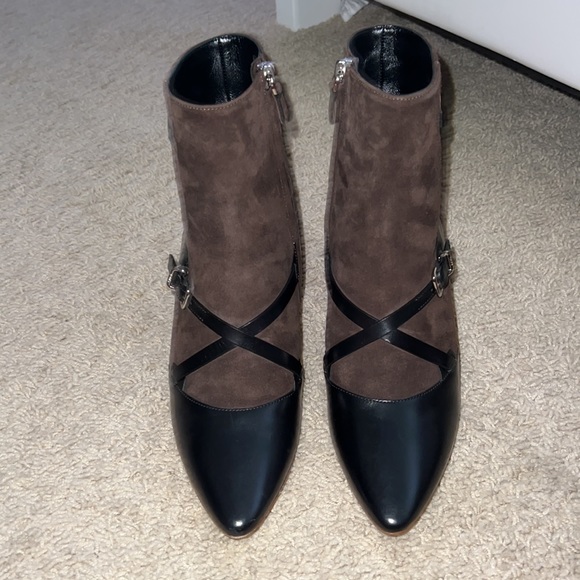 TOD’S Buckle Pointed Toe Boots - Picture 2 of 5